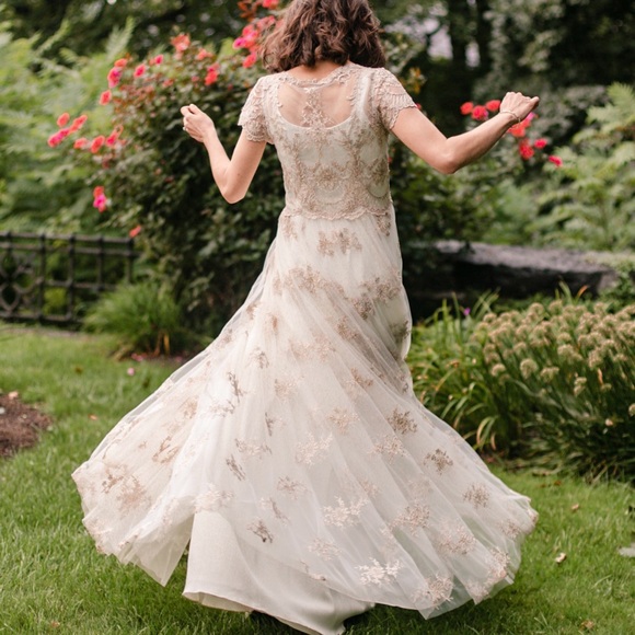 Vintage Style Artisan Wedding Dress - Picture 6 of 10